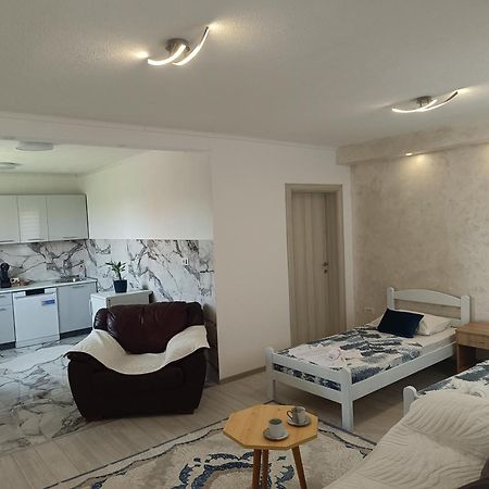 Matija Airport Apartment Mitrovici  المظهر الخارجي الصورة