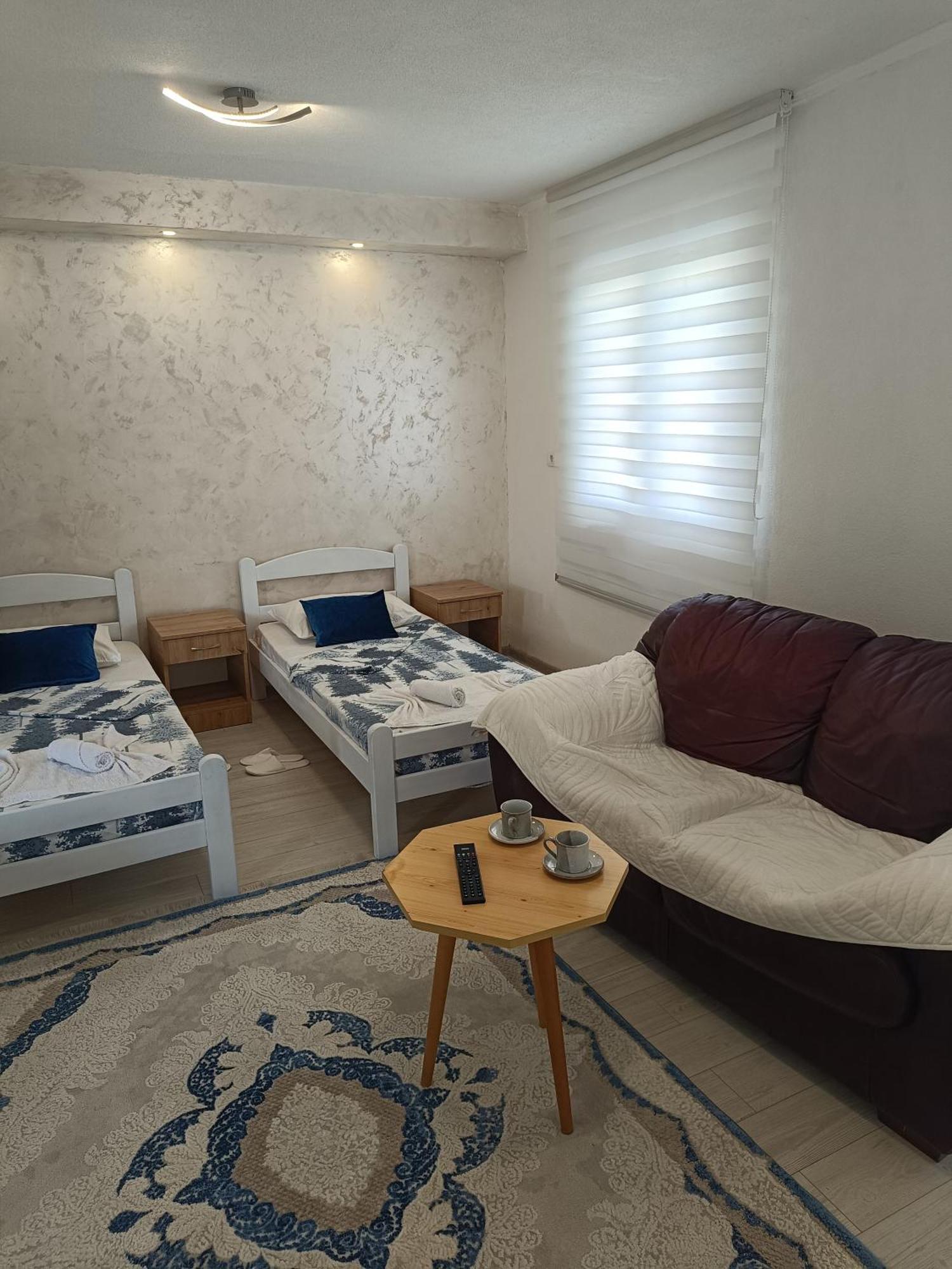 Matija Airport Apartment Mitrovici  المظهر الخارجي الصورة